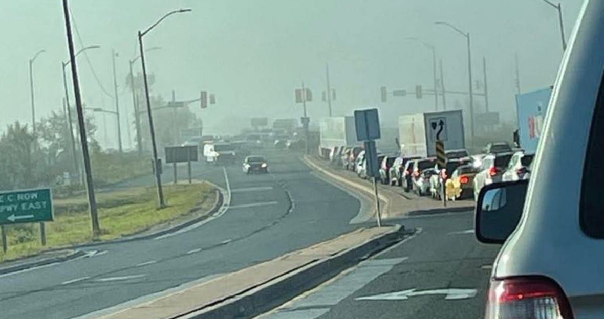 lauzon-twin-oaks A traffic backup.