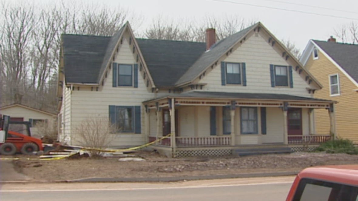 tony-carroll-2 a house
