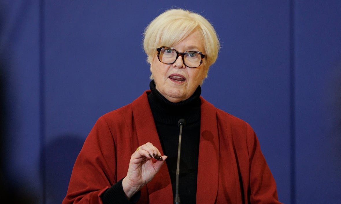 Budget chief Shelley Carroll joins Mayor Olivia Chow on a tour of Covenant House Toronto on Jan. 15, 2024.