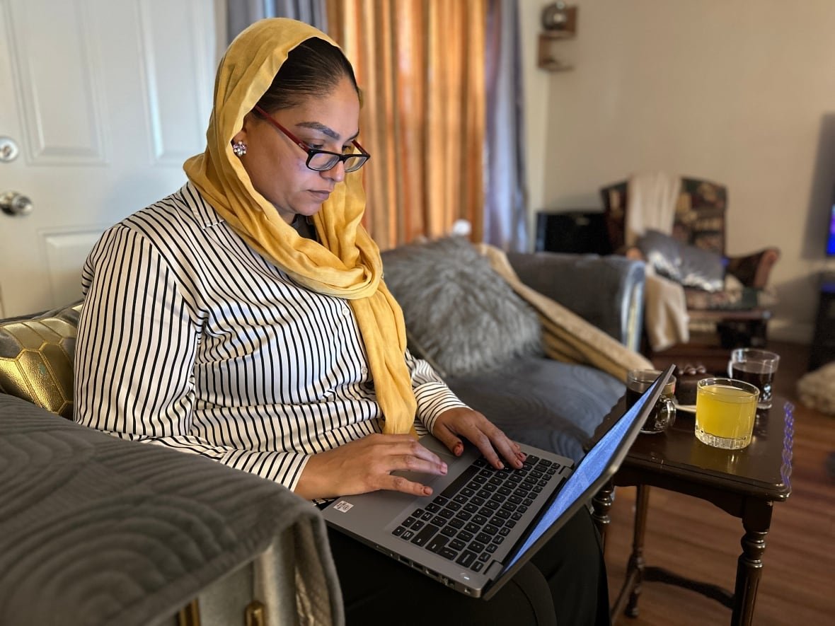 samah-mahmoud London, Ont., immigration consultant Samah Mahmoud says she's disappointed at the federal government's slow response to the humanitarian crisis unfolding in Sudan. She feels the treatment is unfair compared to what IRCC has done for other communities fleeing war.