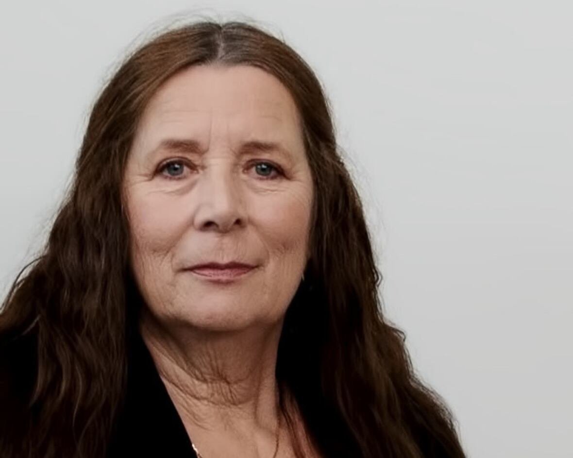 lori-hoddinott A politician's official photo.