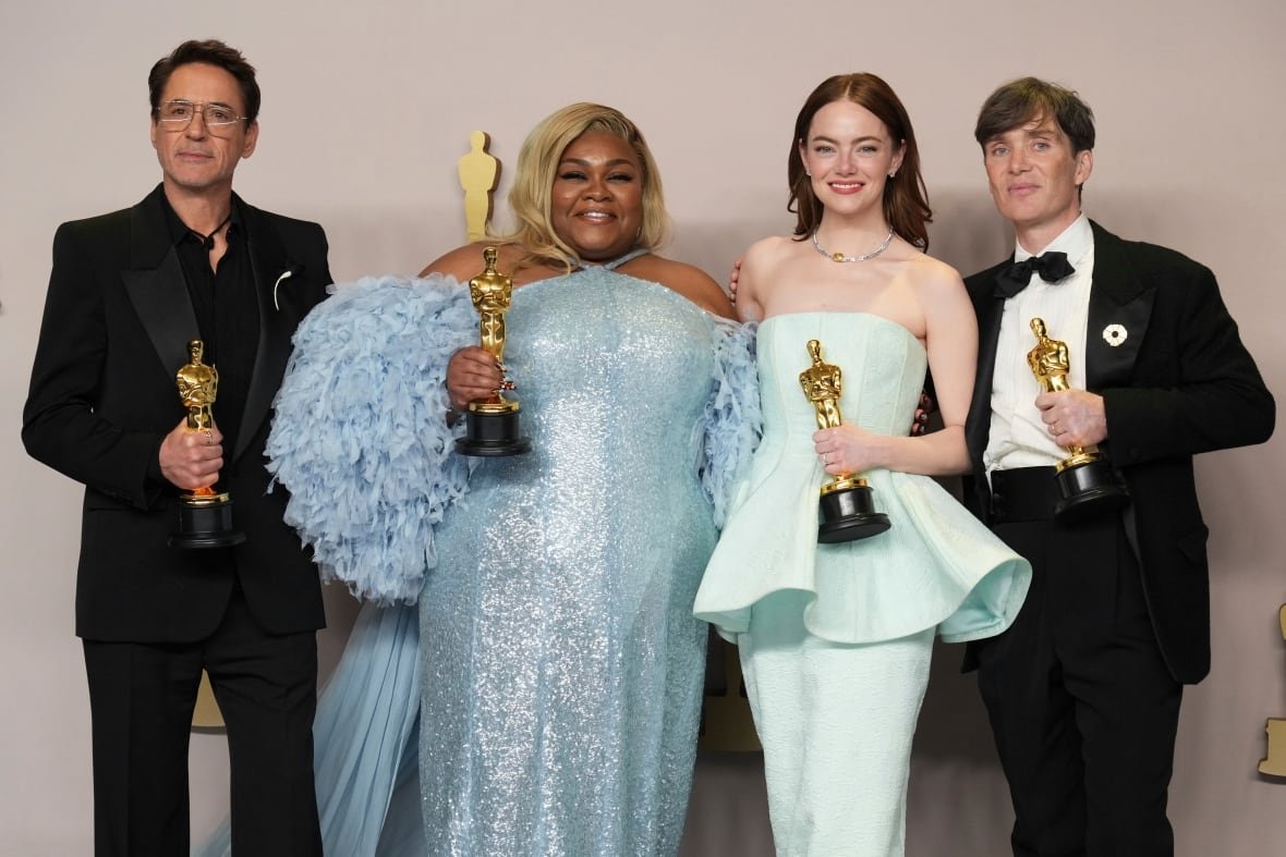 oscars-presenters Oscar winners, from left, Robert Downey Jr., supporting actor for "Oppenheimer," Da'Vine Joy Randolph, supporting actress for "The Holdovers," Emma Stone, lead actress for "Poor Things," and Cillian Murphy, lead actor for "Oppenheimer," are seen posing.