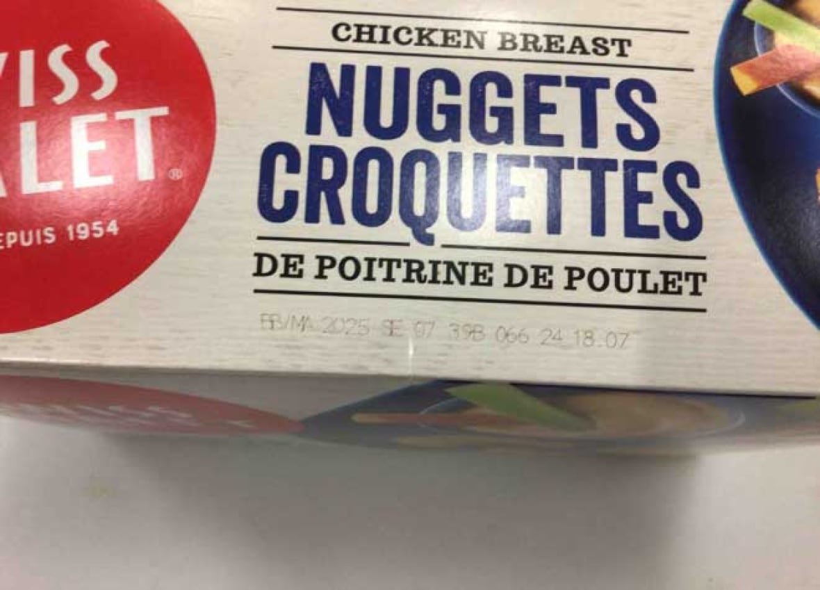 swiss-chalet-chicken-nuggets-olymel-recall A close-up of the best before date on a box of Swiss Chalet brand chicken nuggets.