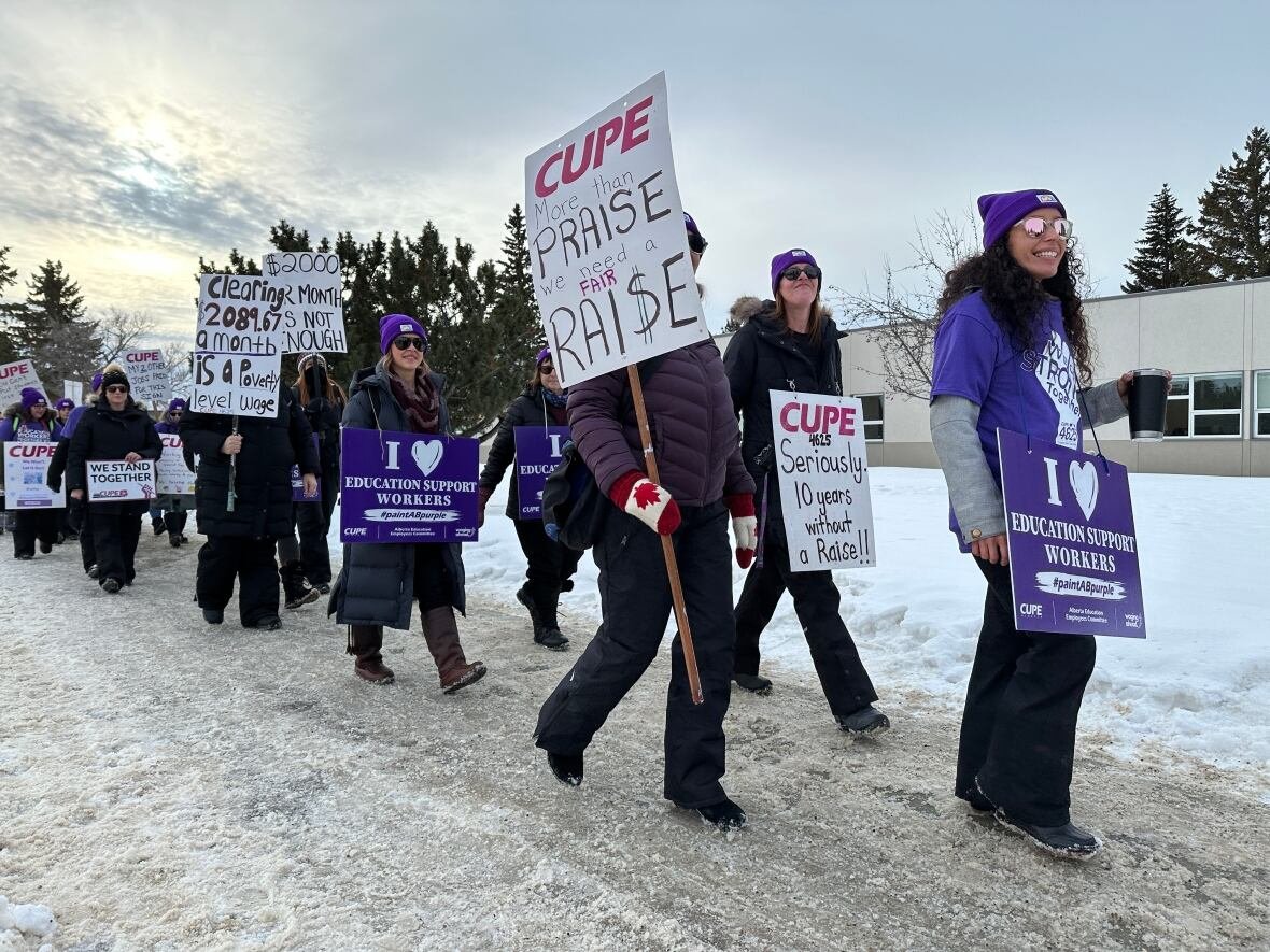 sturgeon-county-cupe-support-workers-strike-1 CUPE school support workers are on strike outside Sturgeon public school building